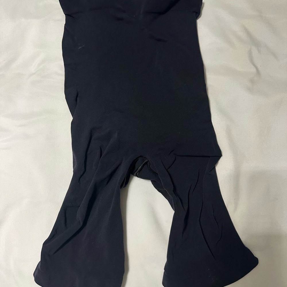 L Skims Black Shapewear Shorts with Gusset